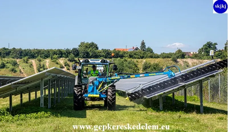 1 db PV Napelem tisztító rendszerek Sunbrush mobil compact