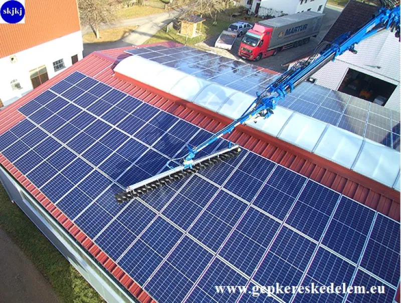 1 db PV Napelem tisztító rendszerek Sunbrush mobil compact