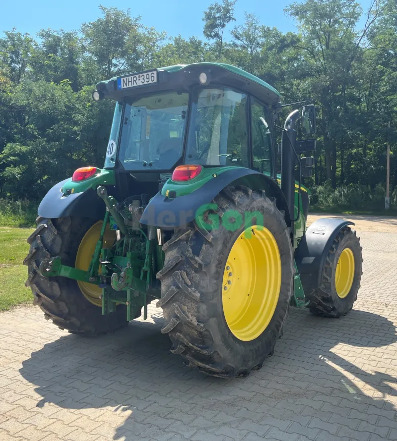 Eladeó John Deere 6100 MC keveset használt traktor