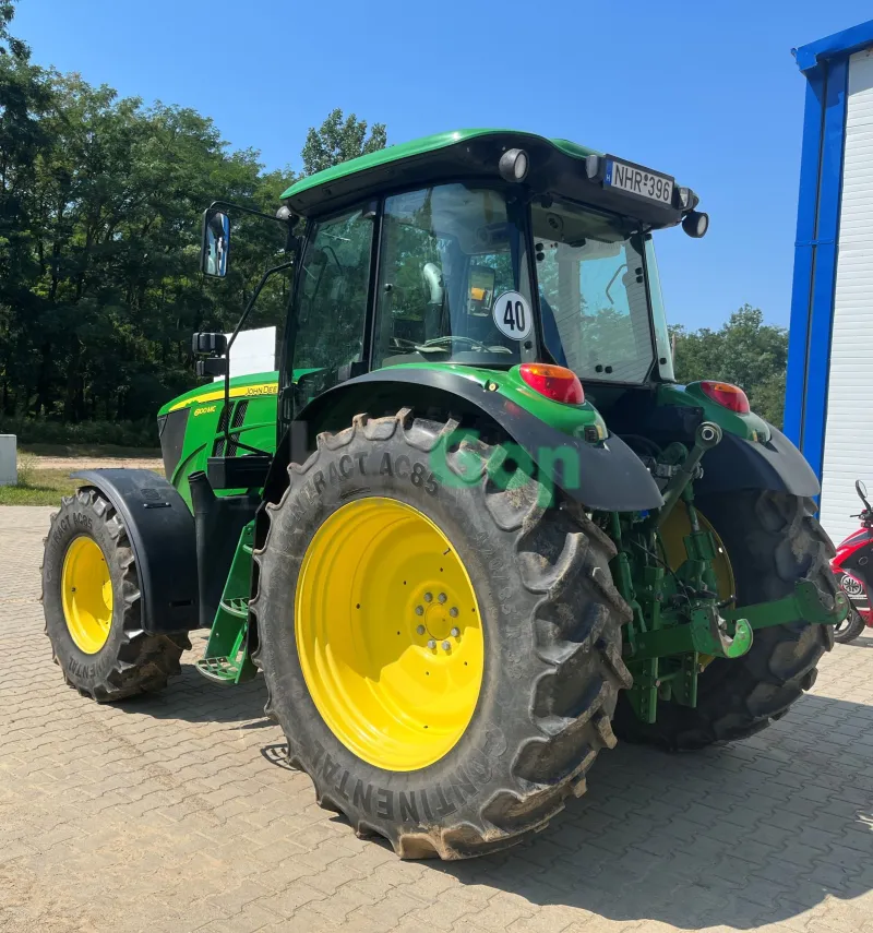 Eladeó John Deere 6100 MC keveset használt traktor