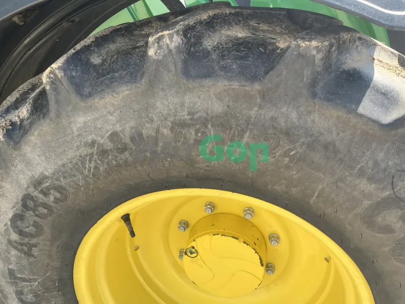 Eladeó John Deere 6100 MC keveset használt traktor