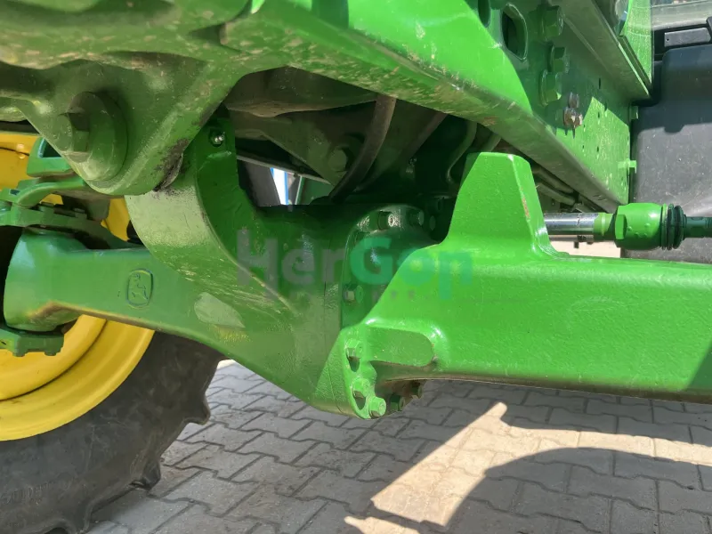 Eladeó John Deere 6100 MC keveset használt traktor