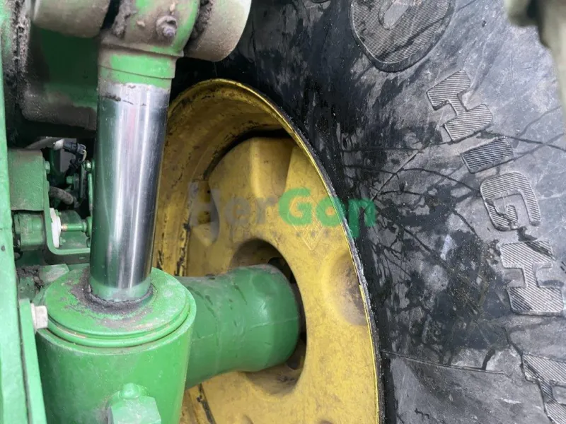 Eladó  John Deere 8335R ILS használt traktor