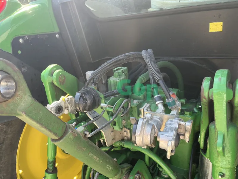 John Deere 6100 MC