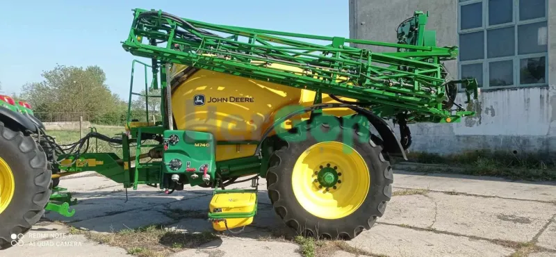 John Deere M740i