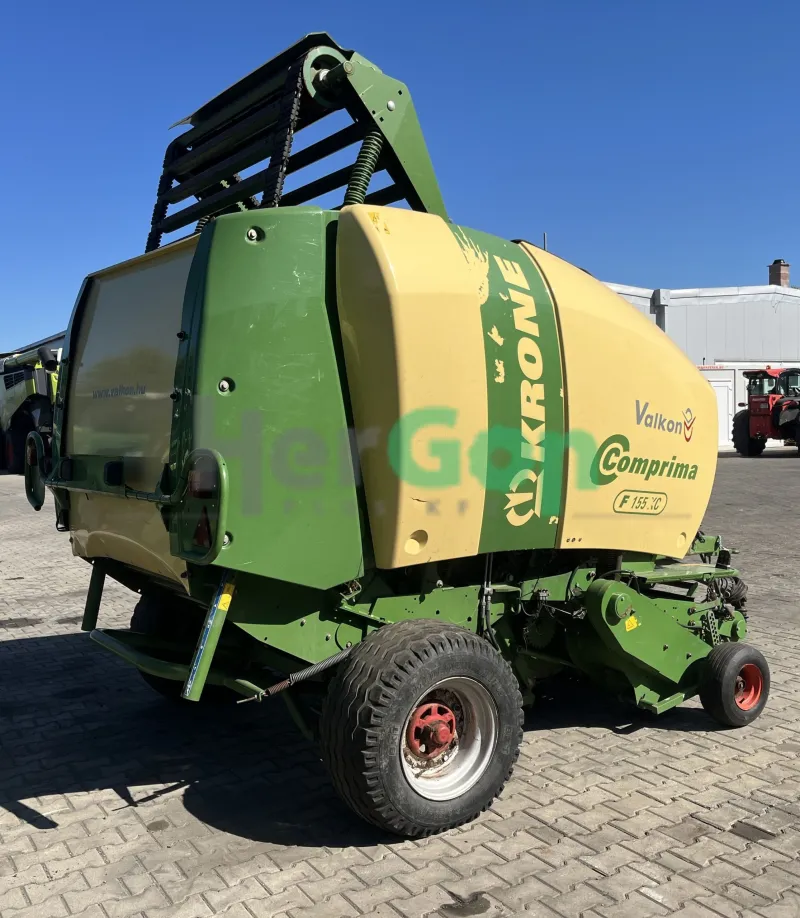 Krone Comprima F155 XC bálázó