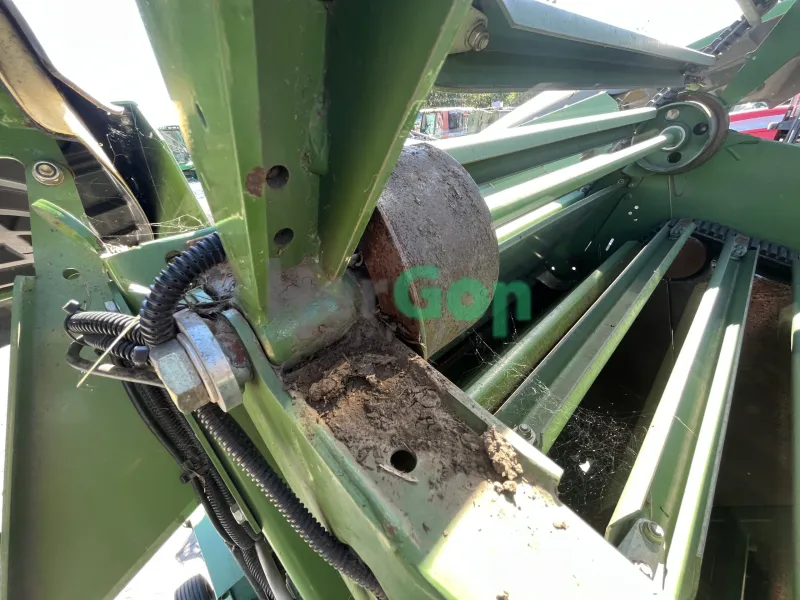 Krone Comprima F155 XC bálázó