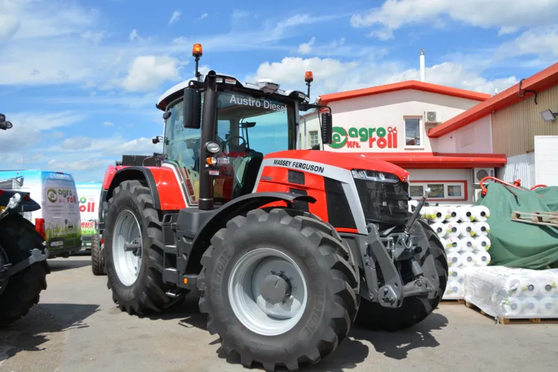 Massey Ferguson 8S.225 Dyna 7 traktor ÚJ