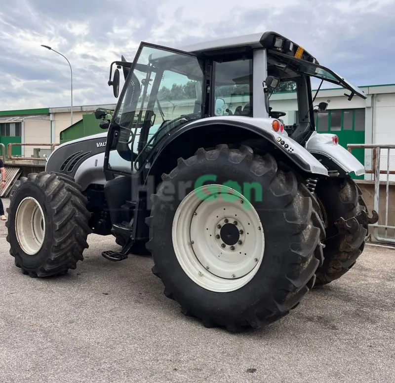 Valtra T152 twintrac