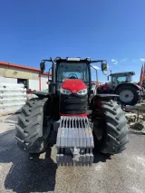 Massey Ferguson 5711M Essential raktárról